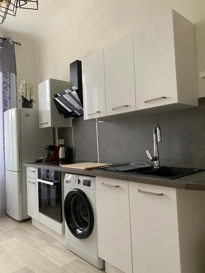 Appartement Place Des Promenades Roanne 0*,